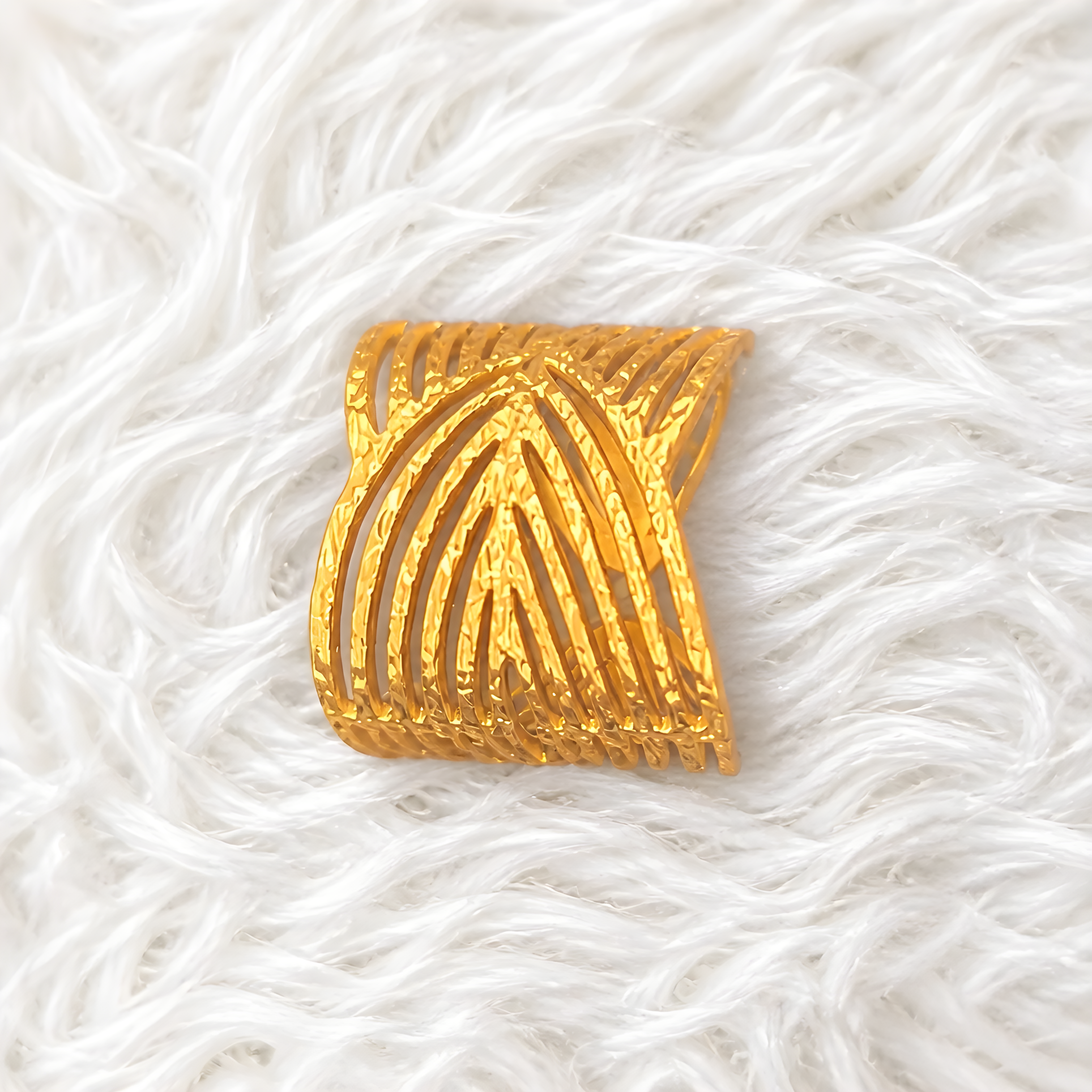 Bague Feuille Dorée – Acier inoxydable ajustable