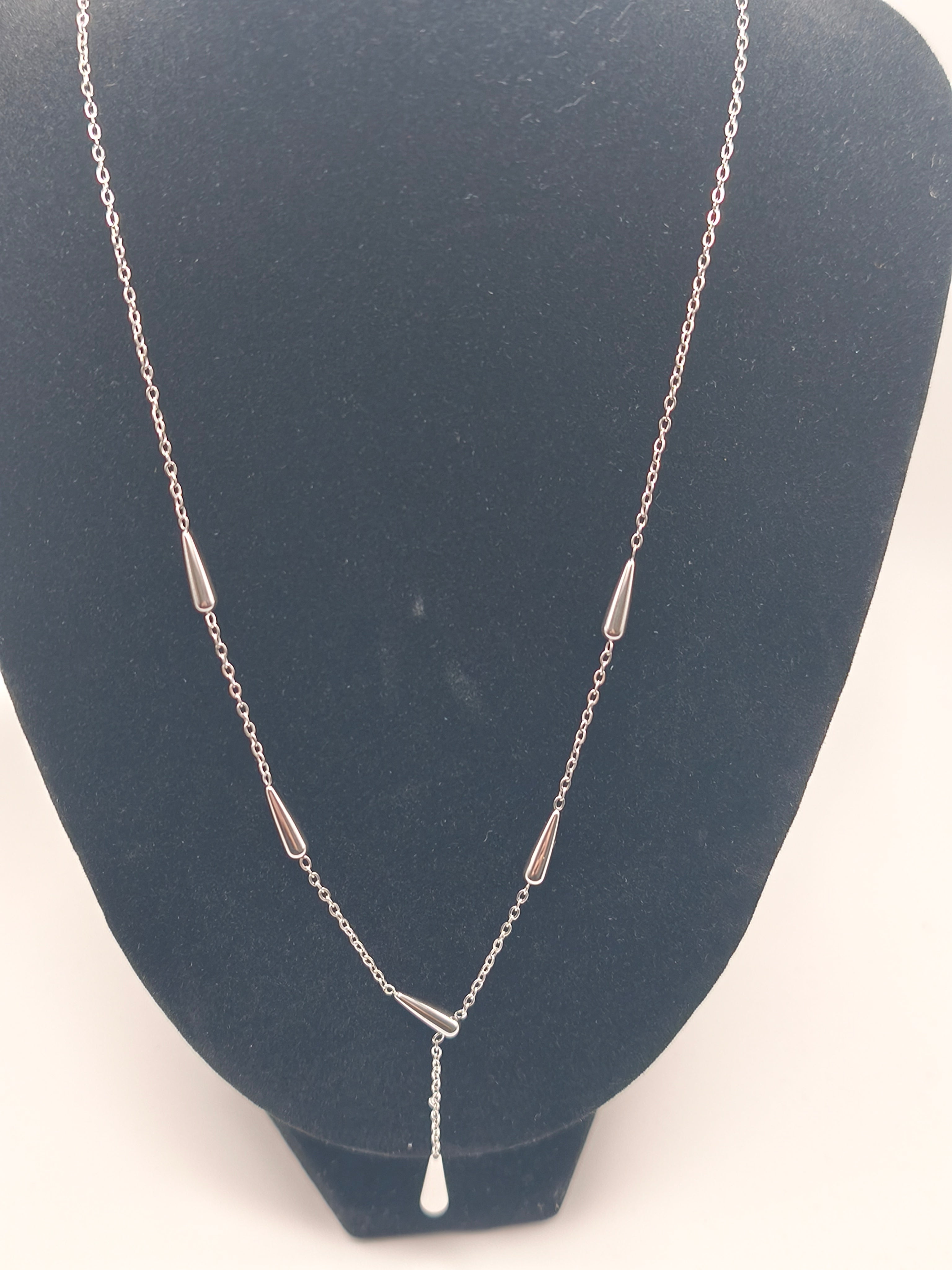 Collier en Y orné de goutte pendantes
