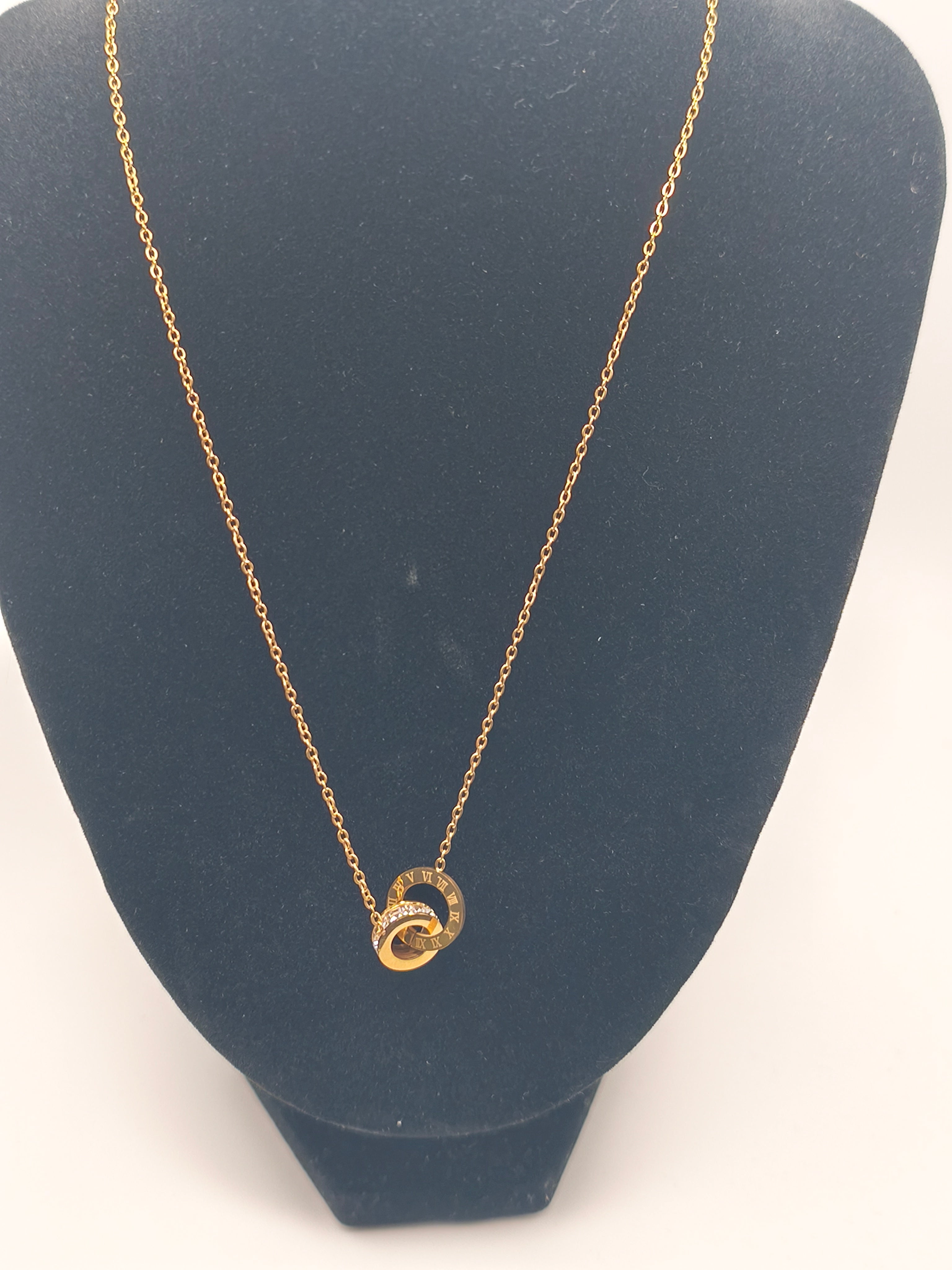 Collier Élégance Dorée – Acier inoxydable plaqué or 18K