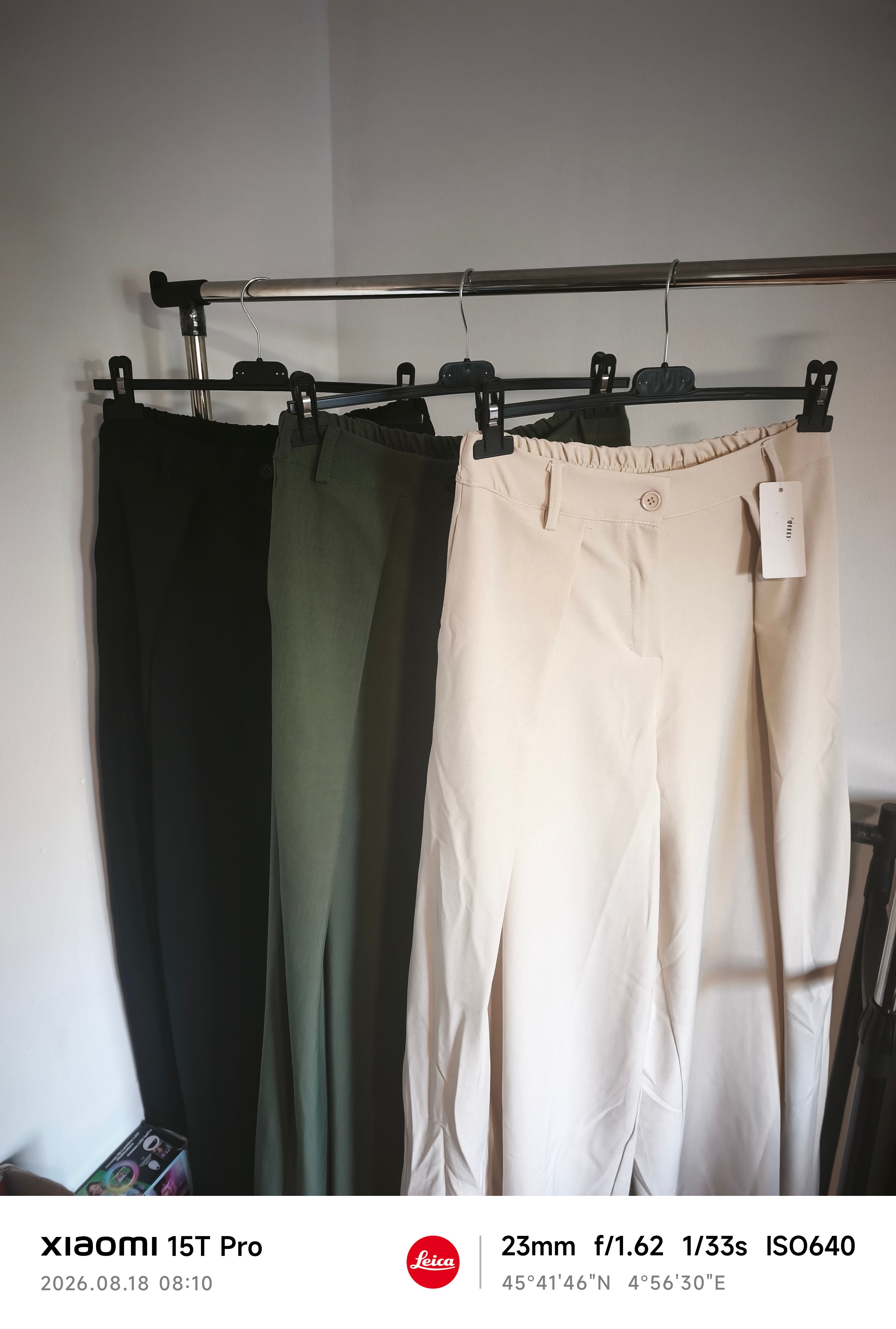 Pantalon a bouton
