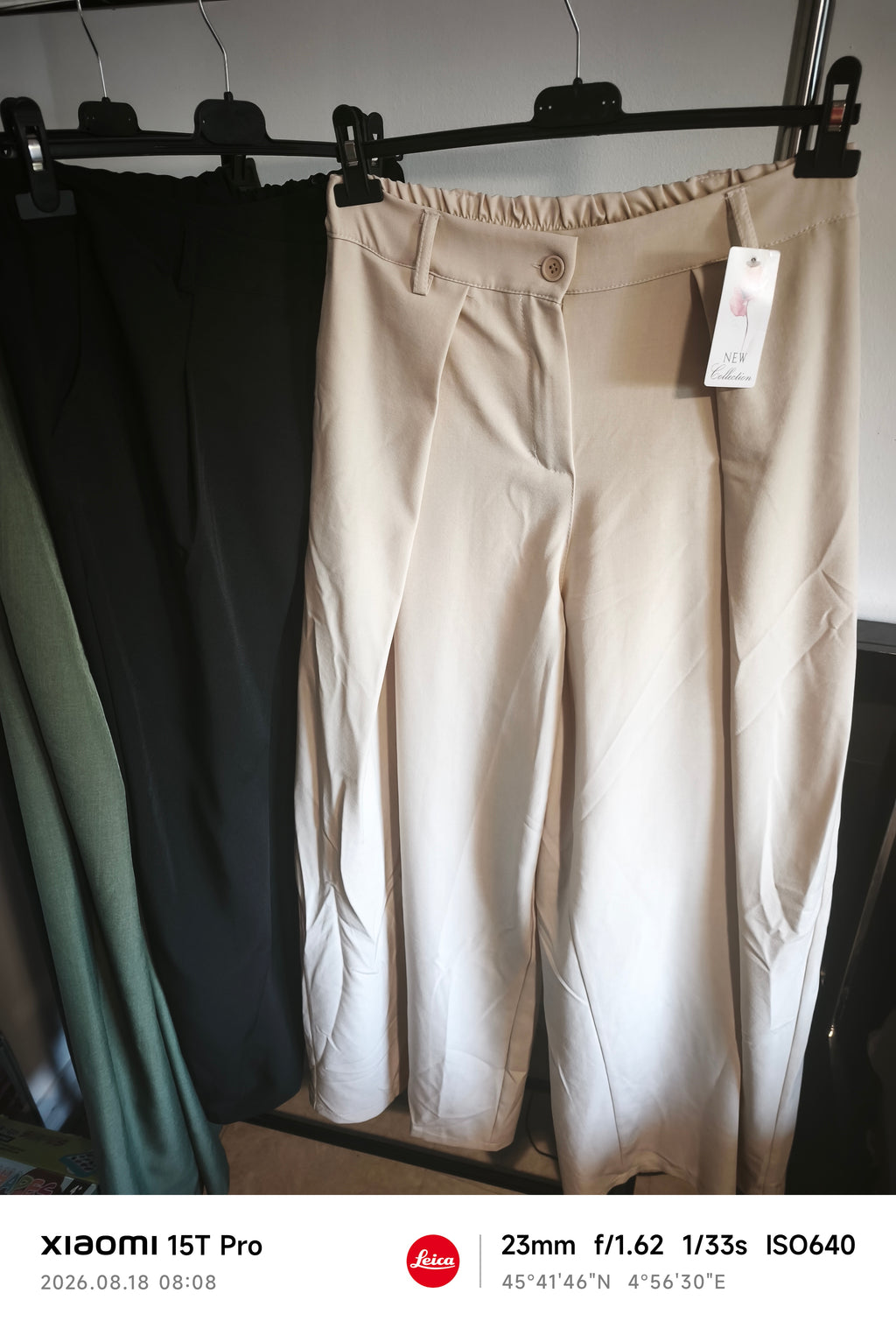 Pantalon a bouton